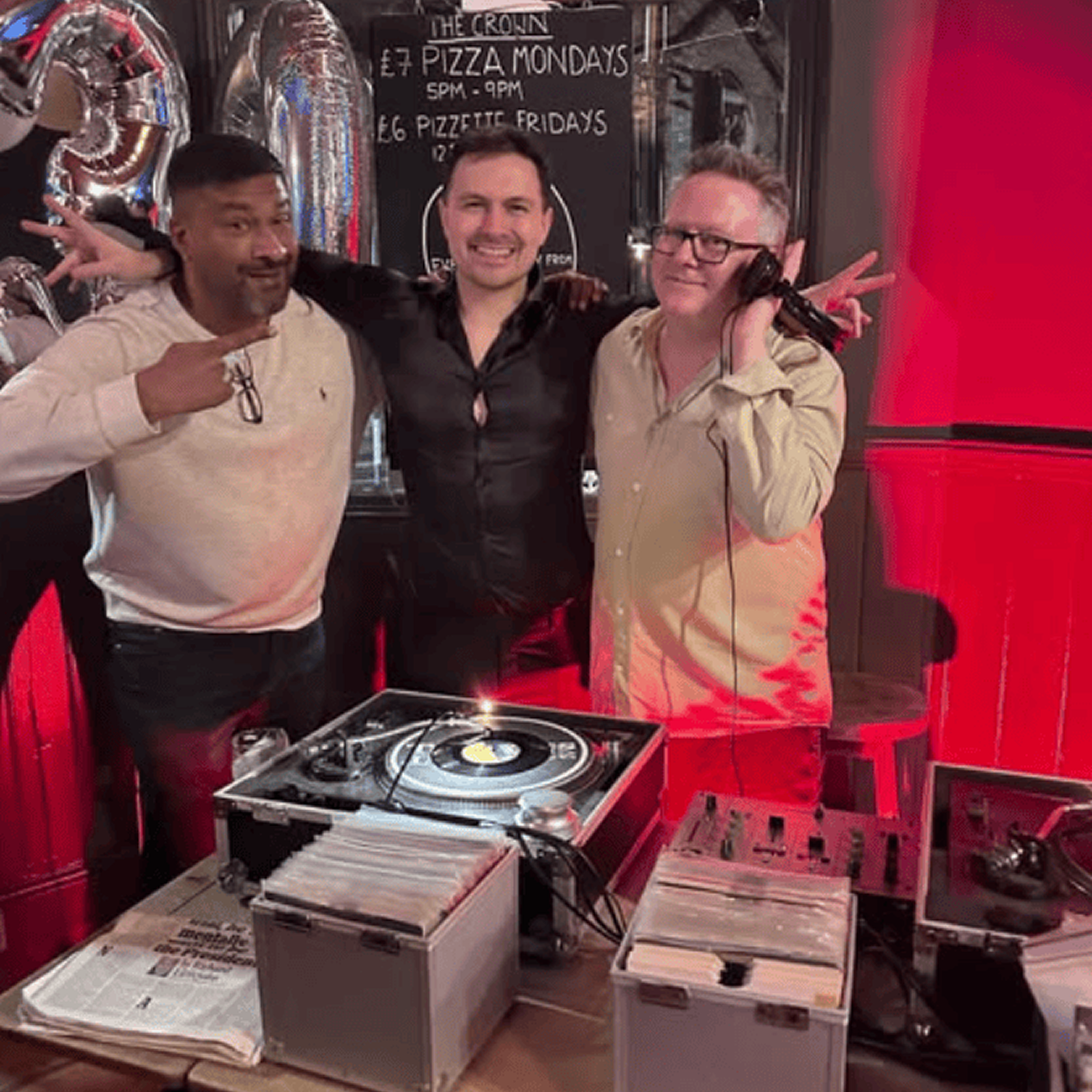 End of the week, start of the weekend. Join us on Fridays for ‘Ministry Of Crown’ from the regular DJ crew. Friday nights are all about vinyl.